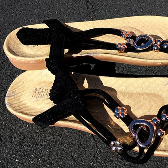 Women's Black Sandals w/Heart Pendant - Size 9 - Picture 2 of 2